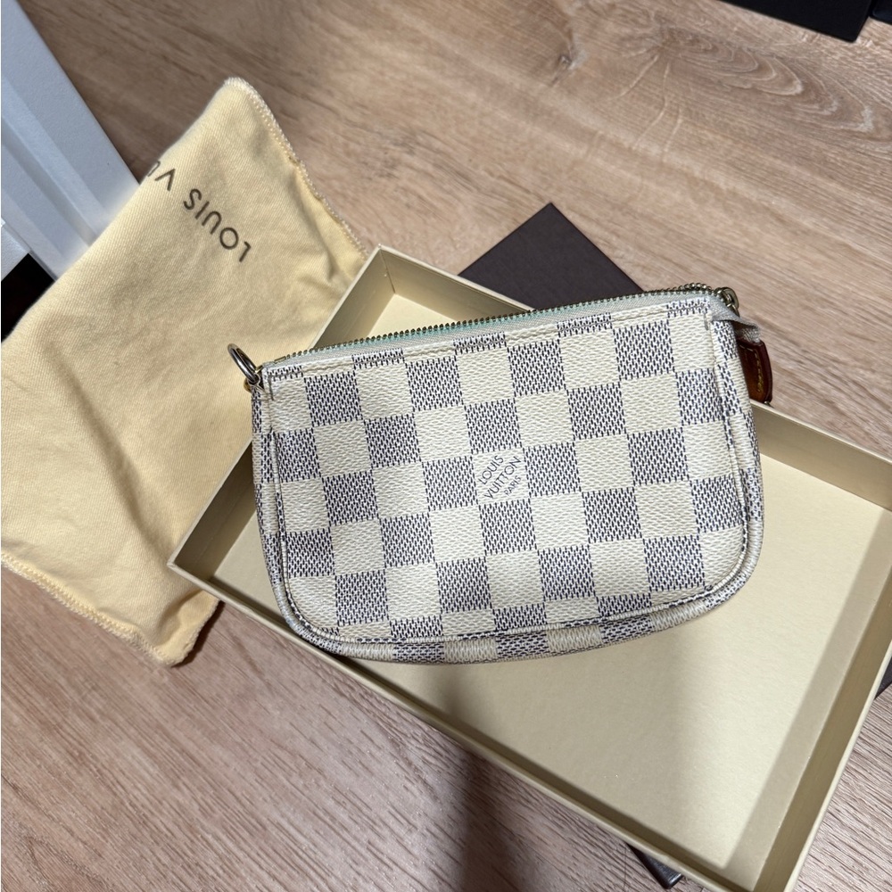 Louis Vuitton Pochette Bag Damier Azur